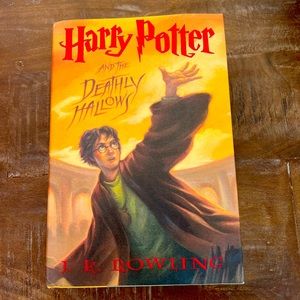Harry Potter and the deathly hallow book